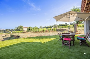 Outdoor dining - Vrbo Property (La Ciotat)