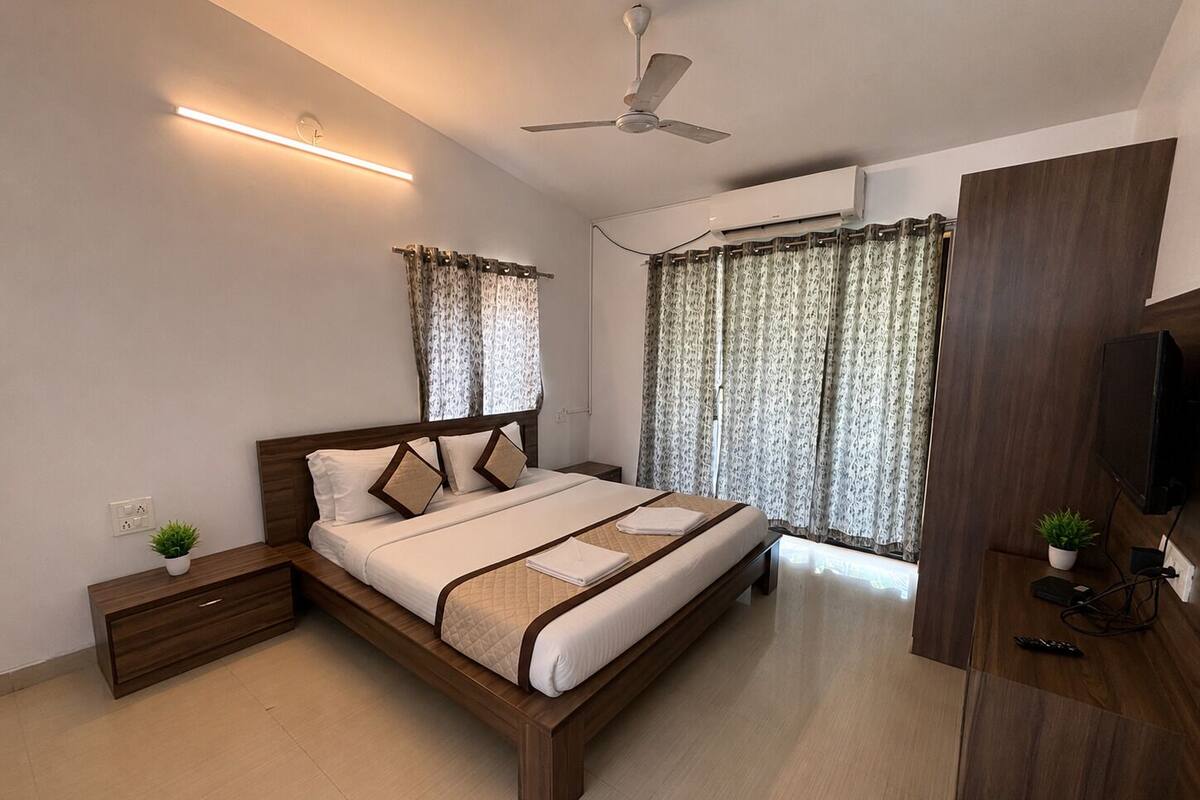 Deluxe Double Room, Balcony, Valley View