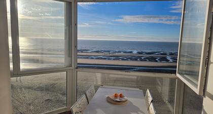 Apartment for rent in Bray-Dunes, on the seawall, facing the sea