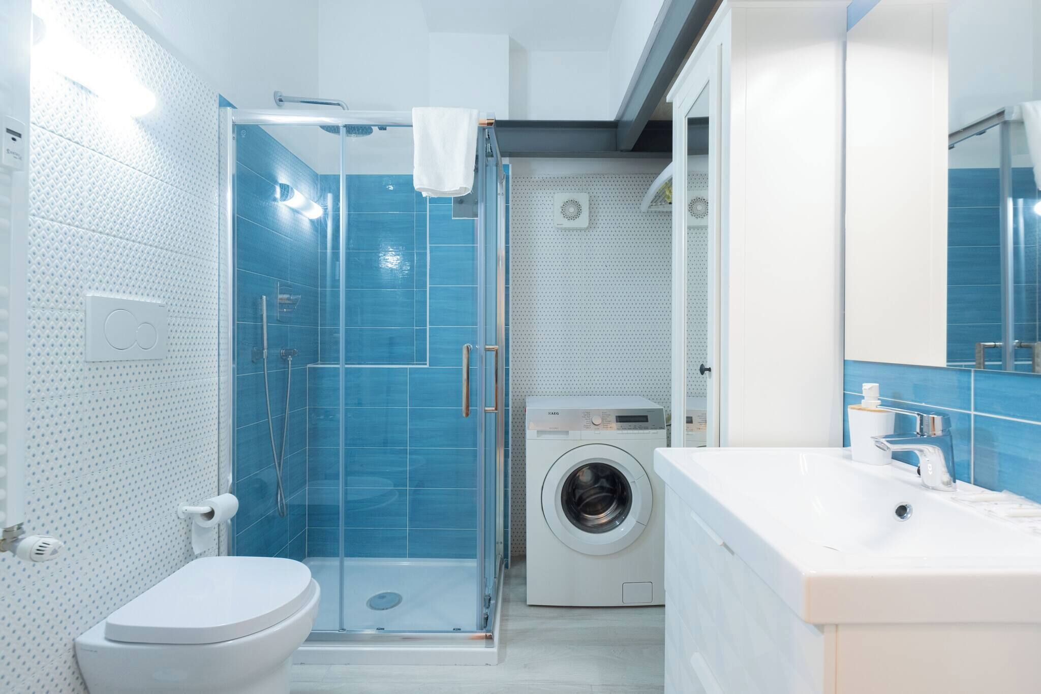 Doccia, asciugacapelli, bidet, asciugamani