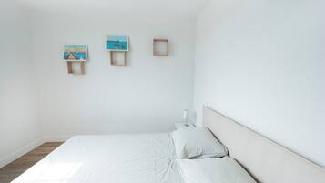 WiFi, bed sheets