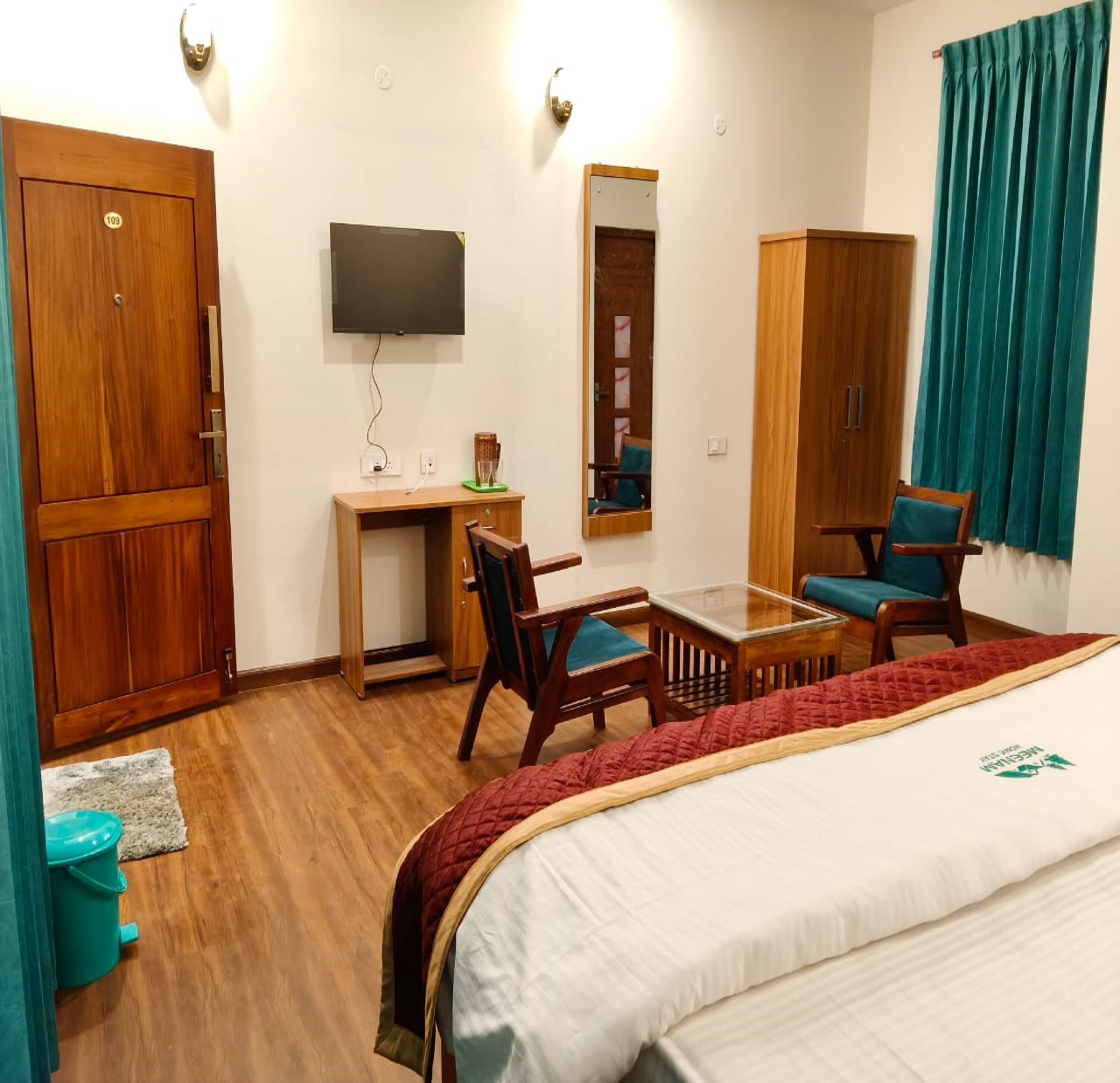 Deluxe Room | Free WiFi