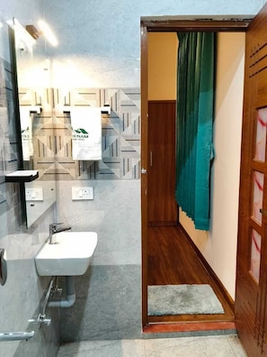 Shower, towels, soap, shampoo