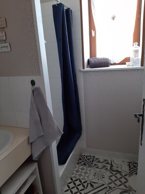 Shower, hair dryer, towels, soap - Vacation rental, a 3-star-rated furnished tourist accommodation, just outside Nevers, (Marzy)
