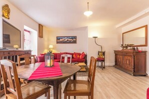 Dining - Vacation rental, a 3-star-rated furnished tourist accommodation, just outside Nevers, (Marzy)