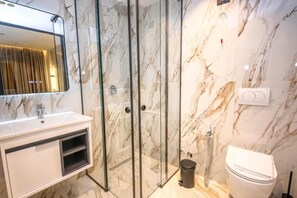 Superior Double Room | Bathroom | Shower, hair dryer, towels, toilet paper - Comfort Boutique Hotel (Tirana)