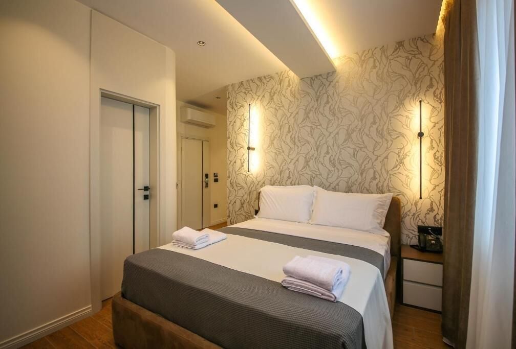 Suite, Balkon, Stadtblick | Schreibtisch, kostenloses WLAN