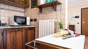 Interior - Italianway Easy - Corso San Gottardo 5 (Milan)