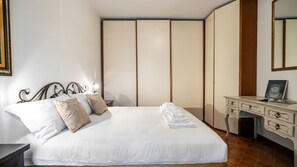 Interior - Italianway Easy - Corso San Gottardo 5 (Milan)