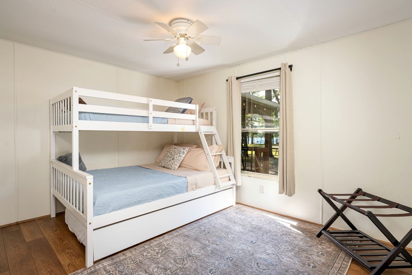2 Schlafzimmer, Schreibtisch, WLAN, Bettwäsche