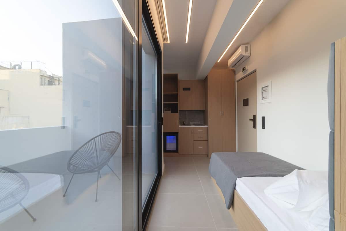 Deluxe-studio, 1 yhden hengen sänky, terassi | Silitysrauta/-lauta, ilmainen Wi-Fi, yksilöllisesti sisustettu