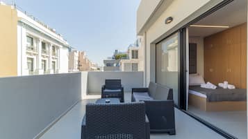 Executive Studio, 1 King Bed, Terrace | Terrace/patio