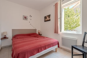2 slaapkamers, een strijkplank/strijkijzer, wifi