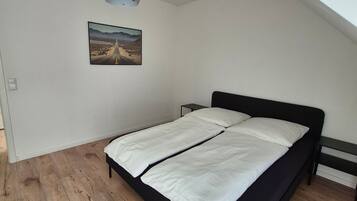 WiFi, bed sheets