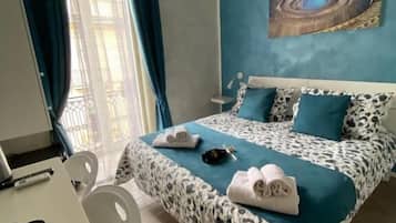 In-room safe, soundproofing, iron/ironing board, free WiFi