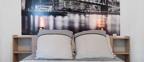WiFi, bed sheets