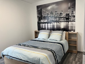 Room - Guest Room “L'Horizon” with Shared Terrace, Shared Garden and Wi-Fi (Romillé)