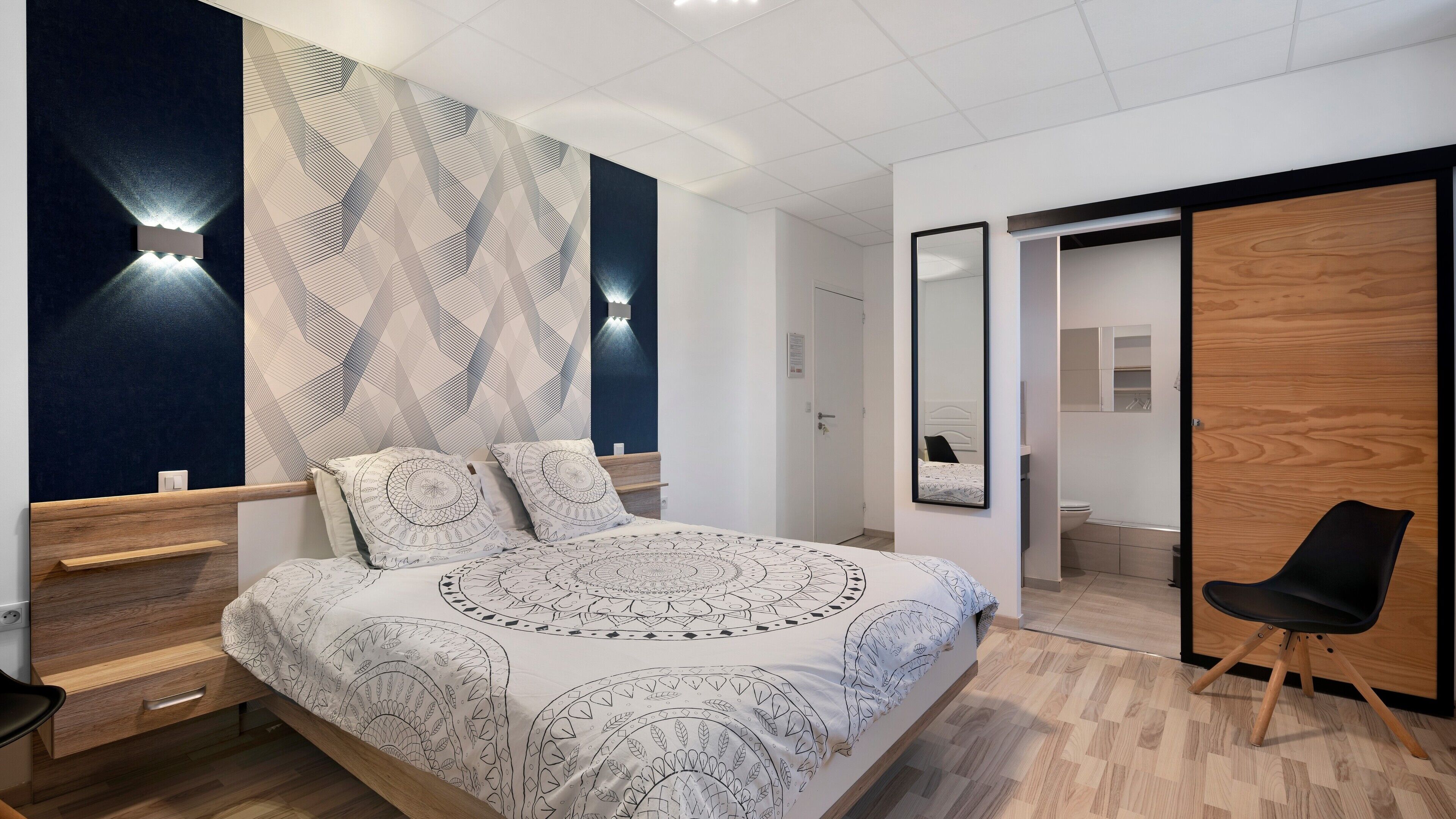 WiFi, bed sheets