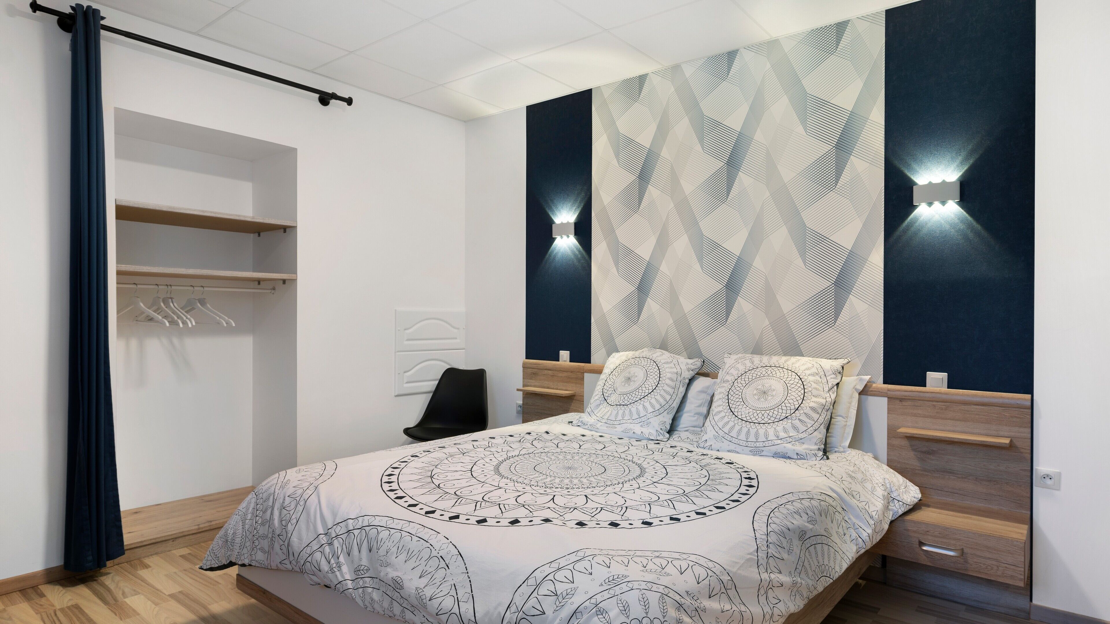 WiFi, bed sheets