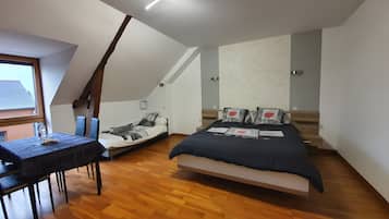 WiFi, bed sheets