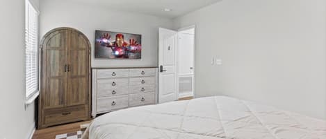 4 Schlafzimmer, Bügeleisen/Bügelbrett, WLAN, Bettwäsche
