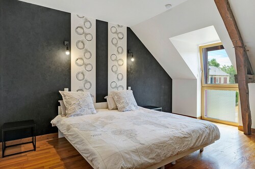 Guest Room 'L'Aube' with Shared Terrace, Communal Garden and Wi-Fi