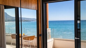 Interior - Villa Horizon.Three-bedroom seafront villa in Crete with unspoiled sea views (Kalives)