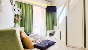 Iron/ironing board, travel cot, WiFi, bed sheets - Bicorna Chania Pool Escape - Green Room 2 (Plaka Chania (Crete))