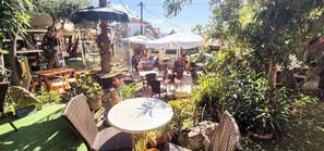 Outdoor dining - Bicorna Chania Pool Escape - Yellow Room 1 (Plaka)