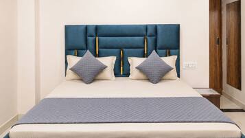 Ropa de cama de alta calidad, cubrecamas y escritorio