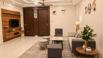 Apartment, 3 Bedrooms | Living area