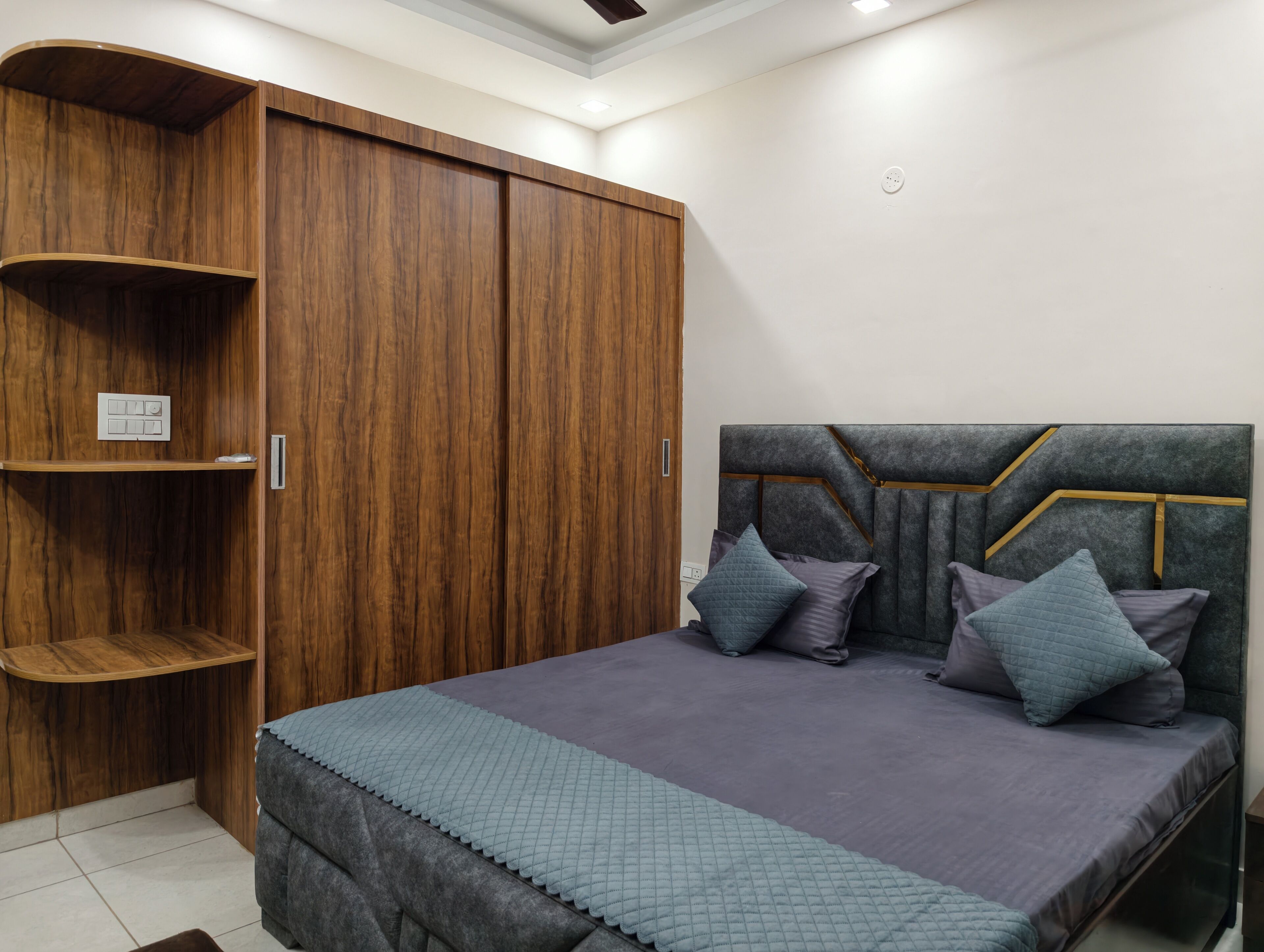 Premium bedding, down comforters, desk, laptop workspace
