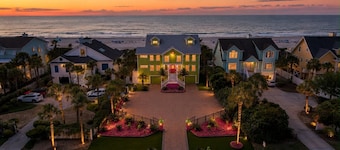 Casa Margarita - Luxury Oceanfront, Private Pool w Kid Pool, Hot Tub, Direct Beach Access