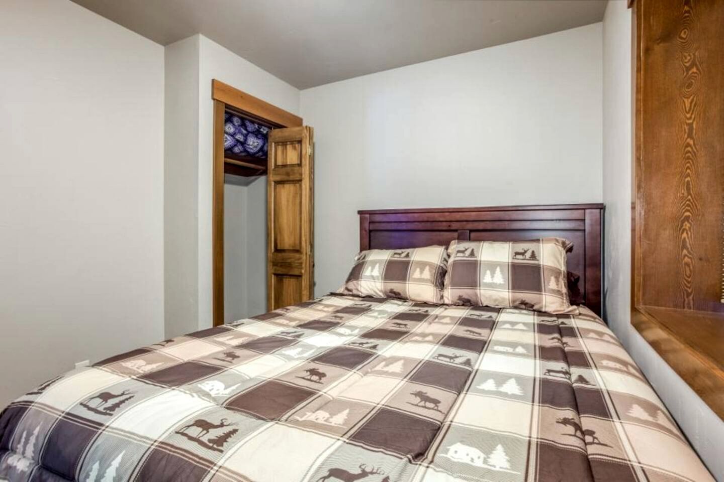 3 bedrooms, desk, iron/ironing board, WiFi