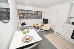 Living area - Cosy 1 Bedroom Apartment with WiFi in Central Hull (Kingston upon Hull)
