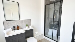 Unclassified image, 4 of 27, button - Stylish 1 BED Apartment in Central Hull with WiFi (Kingston upon Hull)