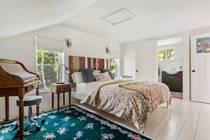 3 bedrooms, desk, iron/ironing board, WiFi - Elegant Farmhouse Getaway with Meadow Views & Outdoor Space in Treadwell, New York (Treadwell)