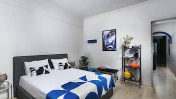 1 bedroom, iron/ironing board, WiFi (free), bed sheets