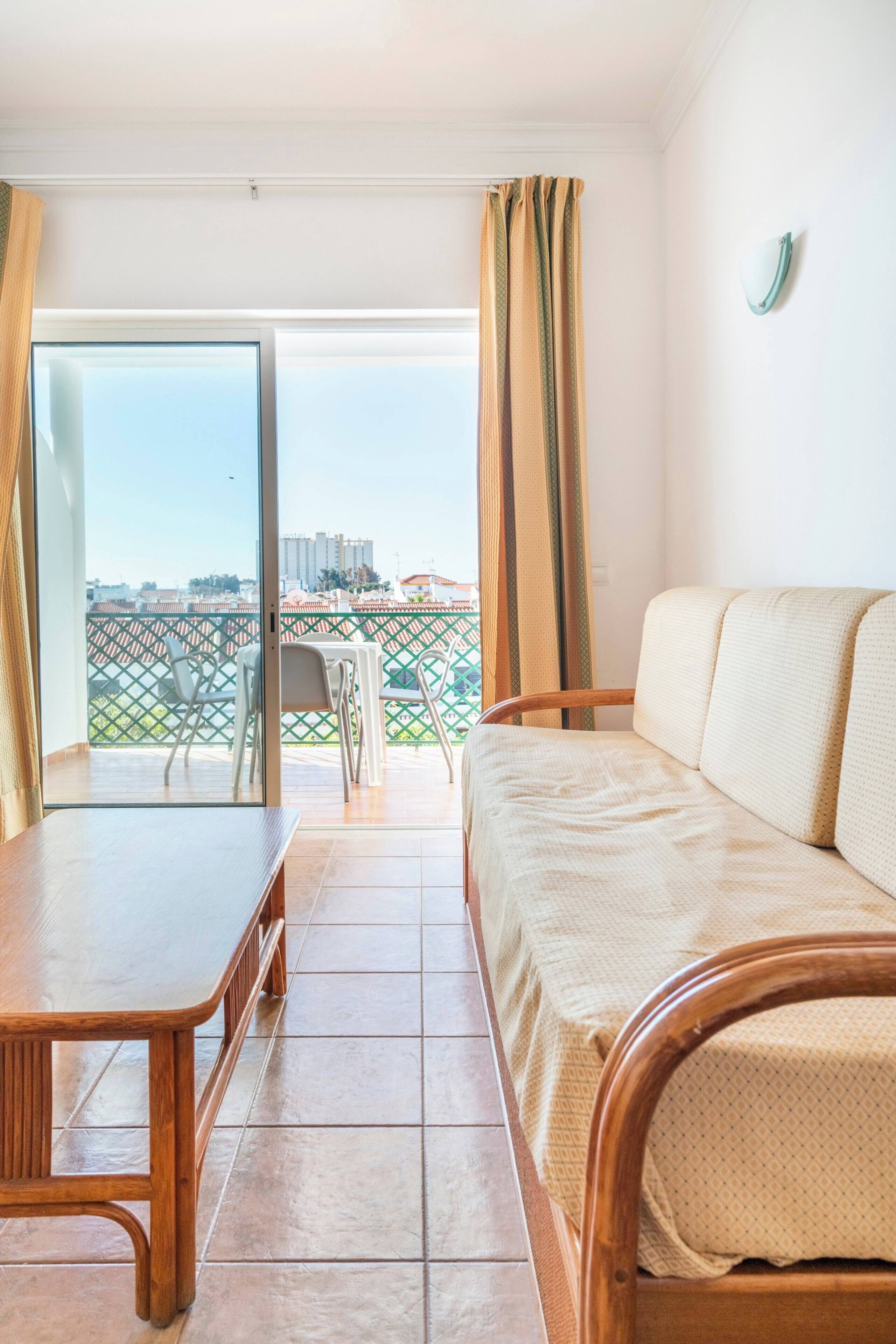 Apartment, 1 Bedroom, Non Smoking, Balcony | Living area