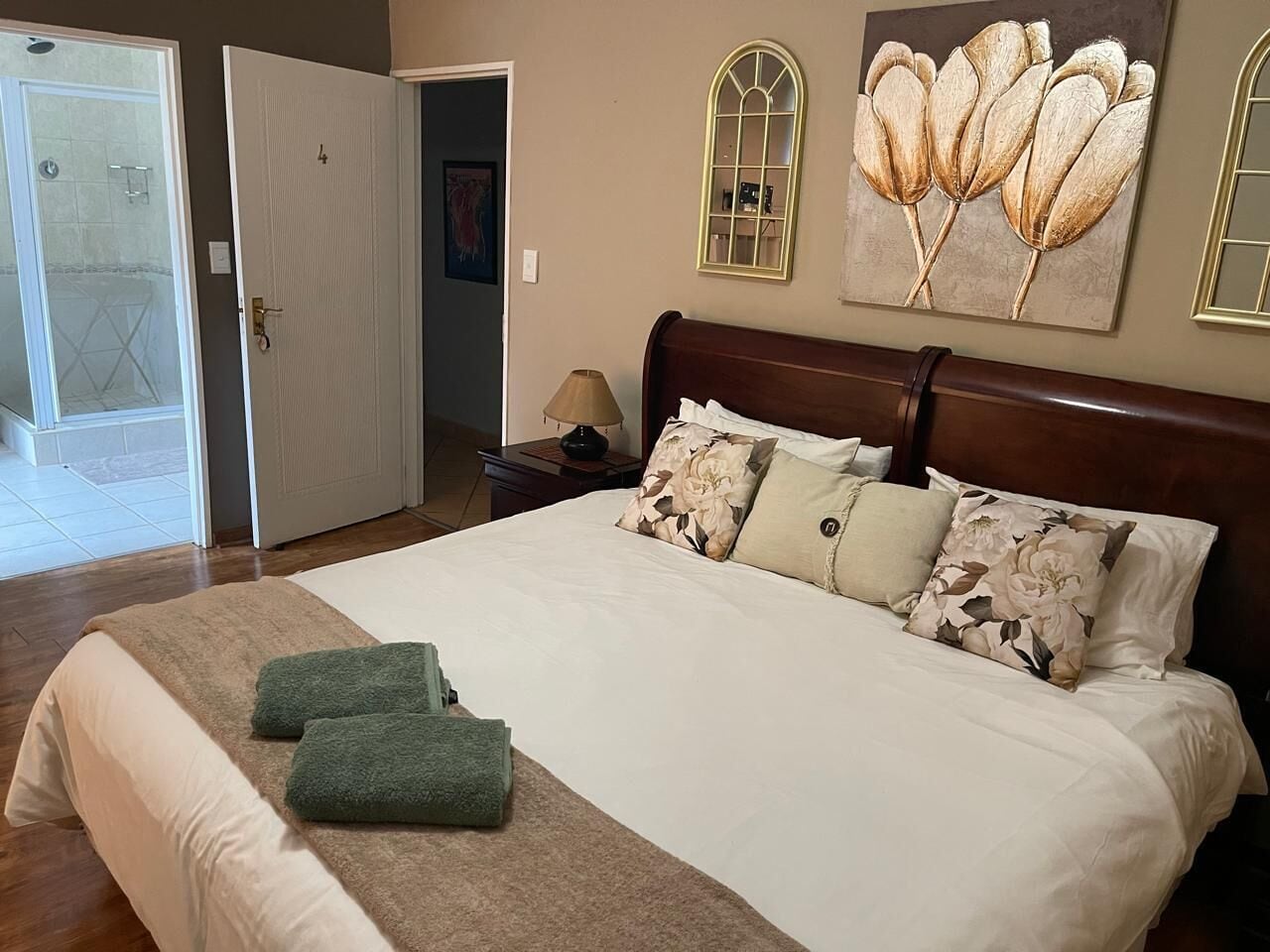 Double Room, 1 Queen Bed, Non Smoking, Garden View | In-room safe, desk, bed sheets
