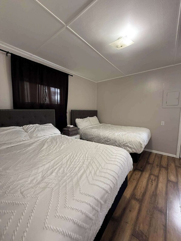 WiFi, bed sheets