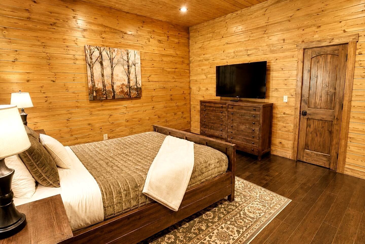 3 bedrooms, desk, travel cot, WiFi
