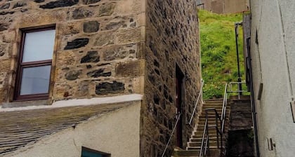 The Auld School | 2-Bed Coastal Flat, Gardenstown