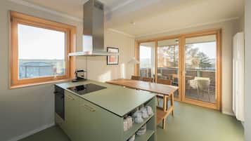SEEZIEGE XL | Private kitchen | Fridge, oven, stovetop, dishwasher