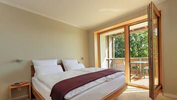 Laptop workspace, free WiFi, bed sheets, wheelchair access