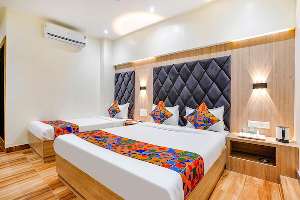 Hotel Riza International - 뭄바이