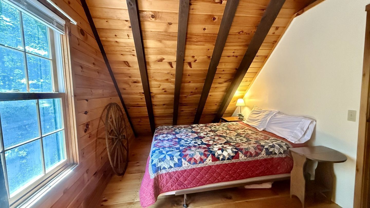 2 bedrooms, iron/ironing board, bed sheets