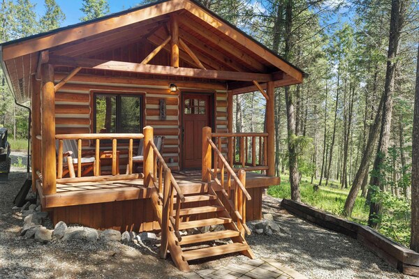 Moose Hollow Studio Cabin - Eureka, MT