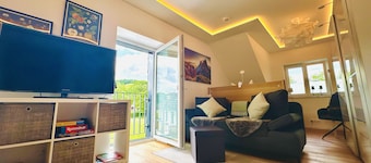 Modern vacation rental near Lake Sorpe, Wi-Fi, parking—Haus am Krähenbach-Steinert