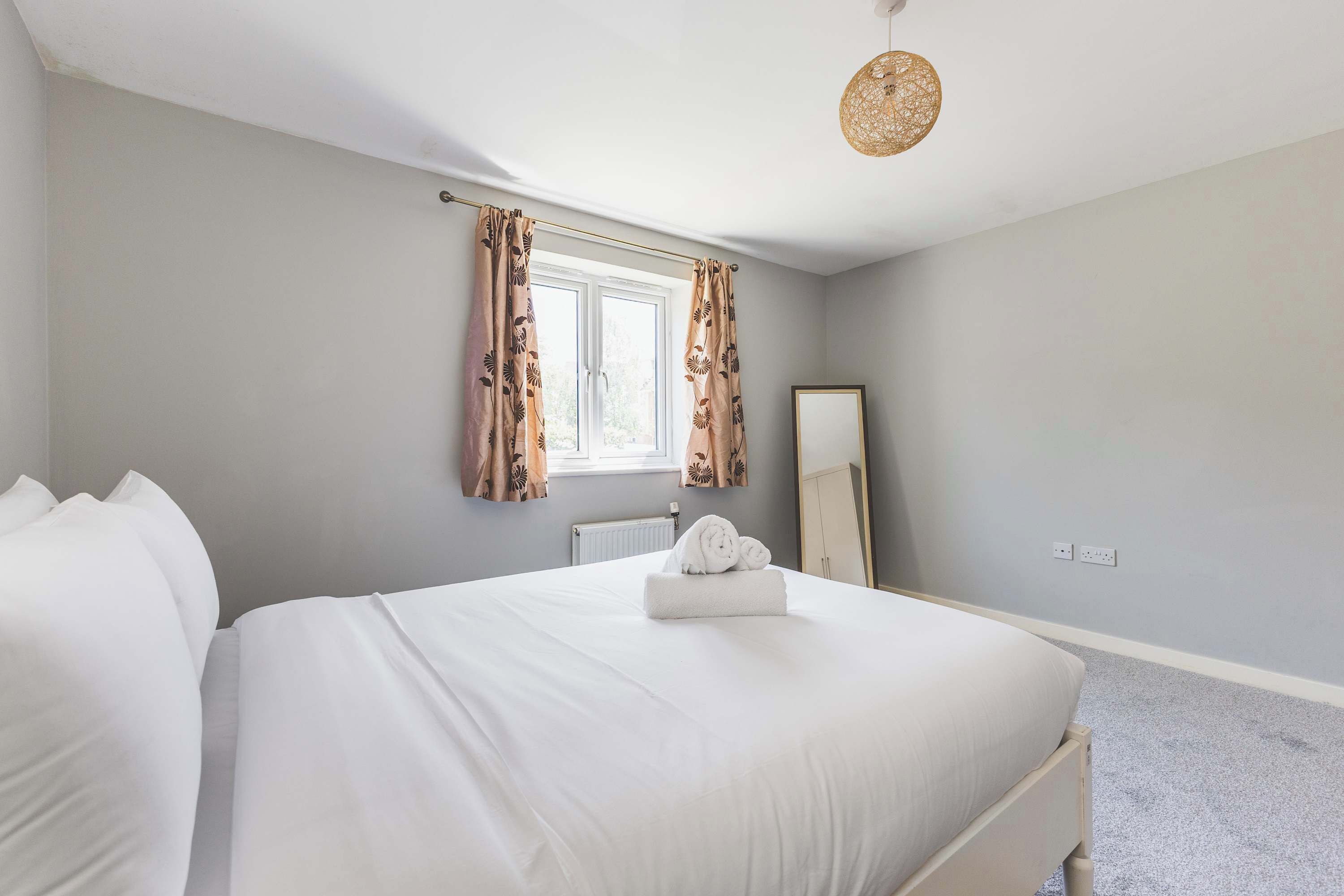 2 bedrooms, iron/ironing board, Internet, bed sheets